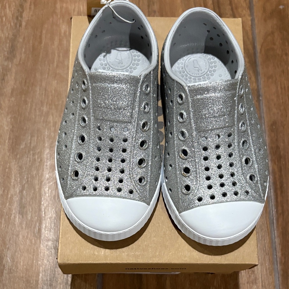 Native Kids Silver Glitter Sneakers c7